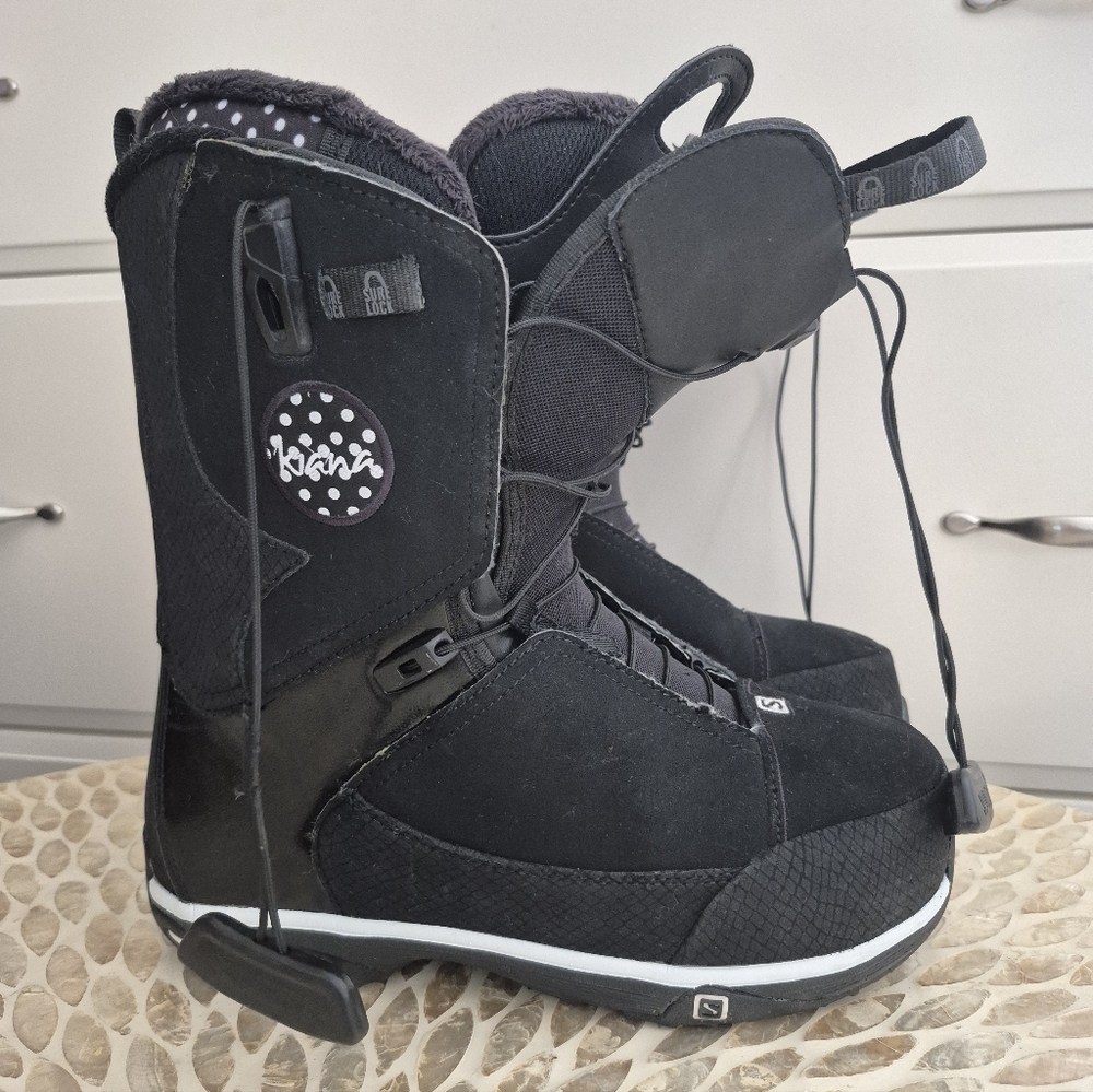 Salomon Kiana Dual BOA women's snowboard boots in black 7.5